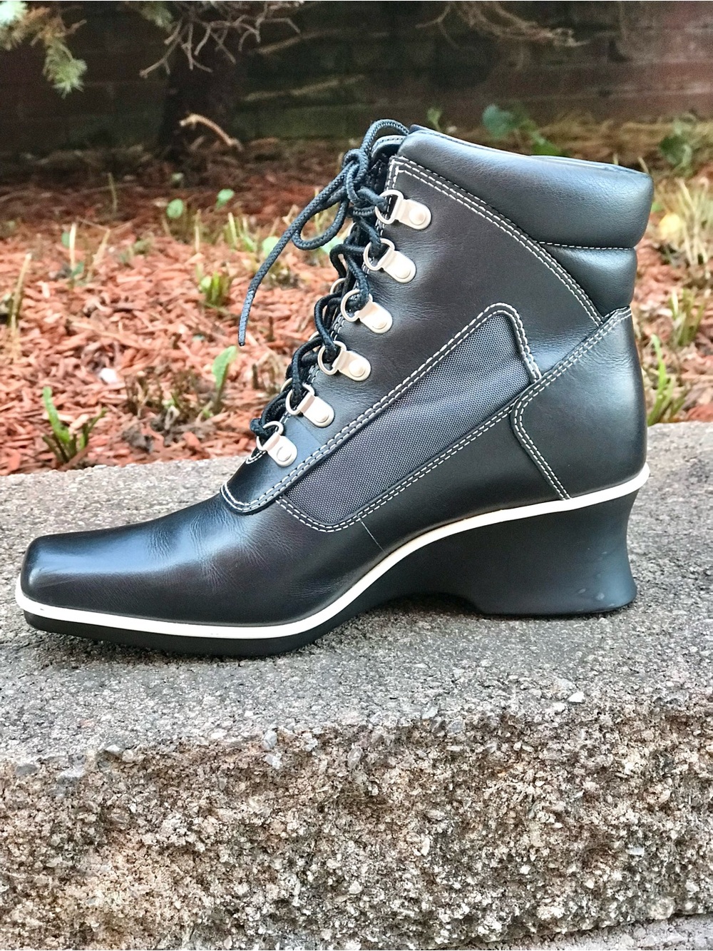TIMBERLAND Hill Wedge Ankle Boots Size 5.5 Leather lace-up Black with White trim - Picture 15 of 16